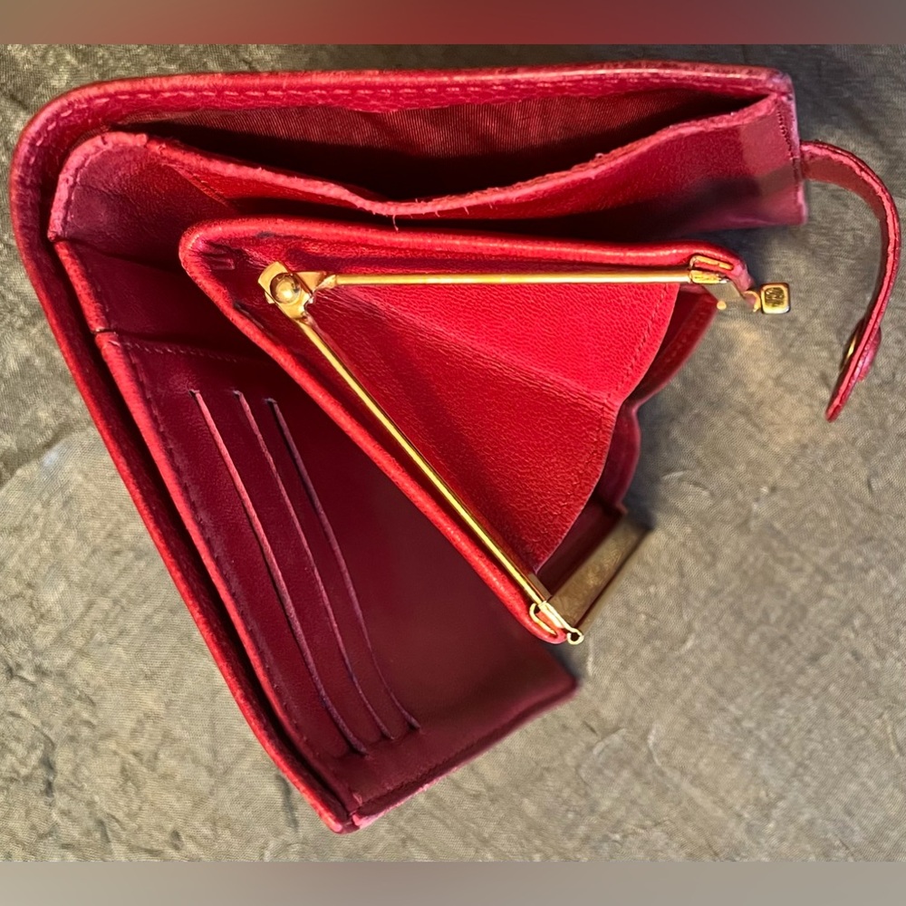 Vintage CHANEL Leather Wallet, Red - Picture 8 of 8